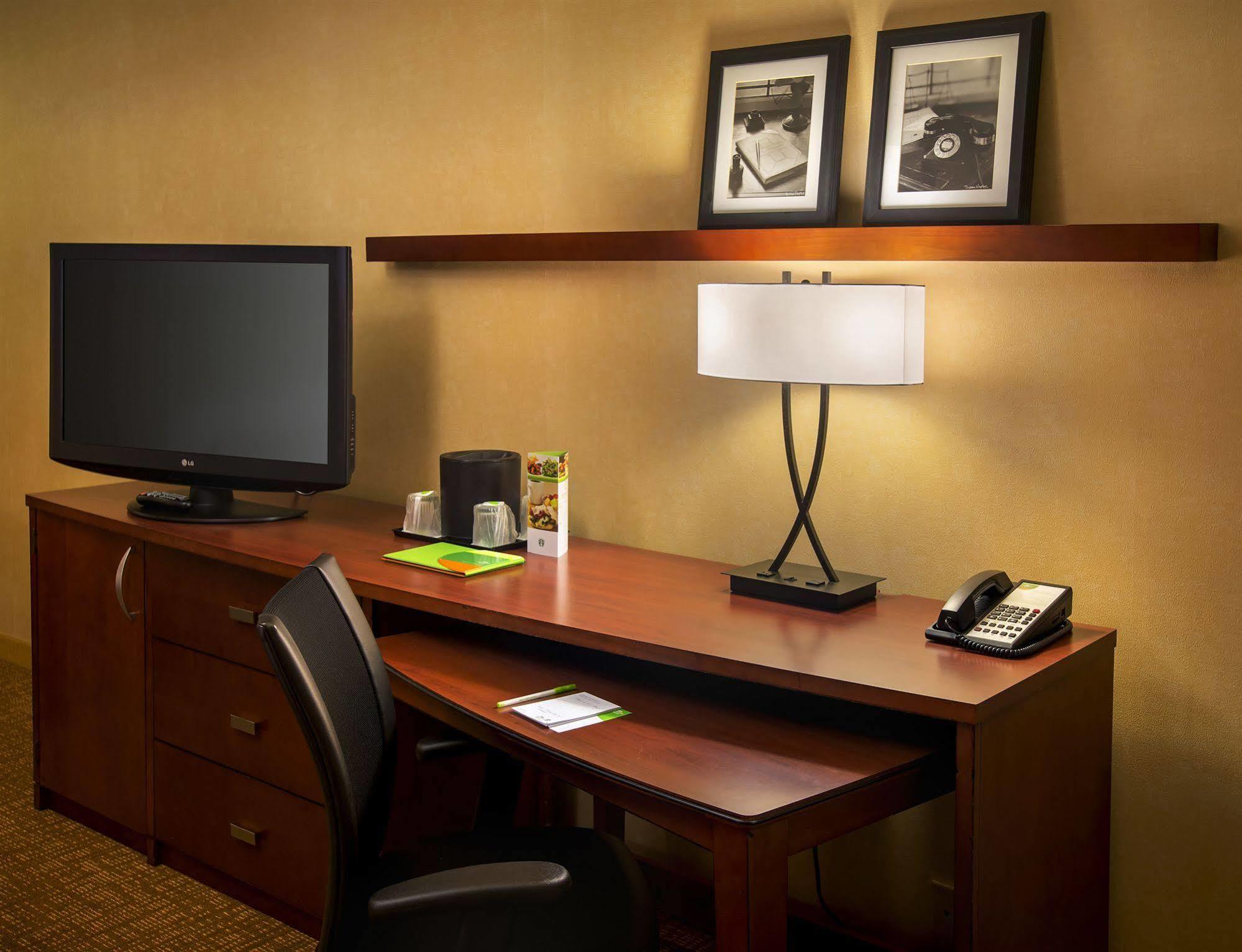 Courtyard By Marriott Poughkeepsie Hotel Luaran gambar